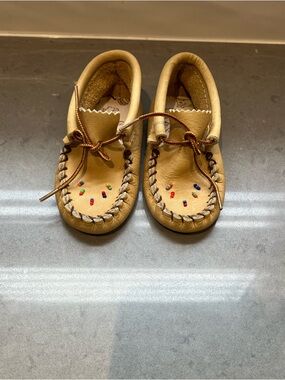 Kids Tan Leather Moccasin Shoes with Bead Detail 12-18m